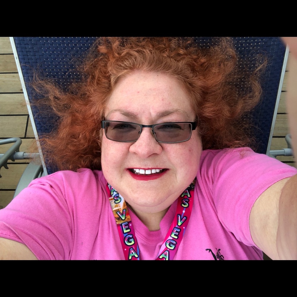 Meet your Posher, Jennell 🧳🏝🏖⚓️🧁🌹🎹🎼🎵🎶🛳